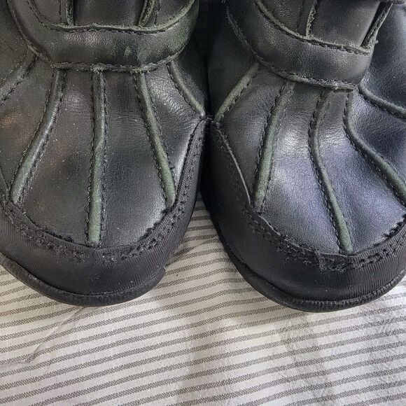 UGG Kids Butte Winter Boots Black Leather Insulated Waterproof Size 3 S/N 5209 - Picture 4 of 16